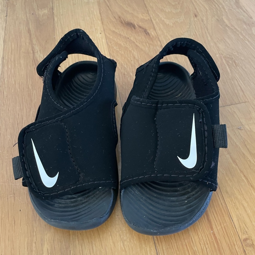 Nike Sunray Adjust Black and White Sandals